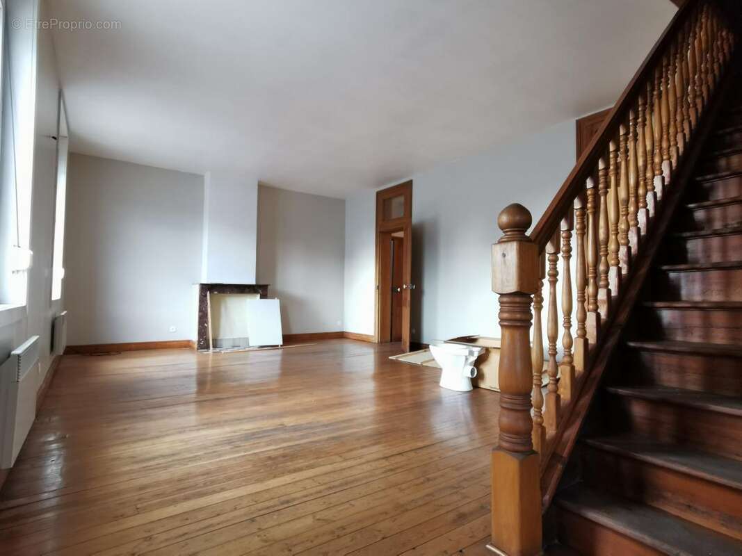 Appartement 589 m² à Cambrai  - photo 6