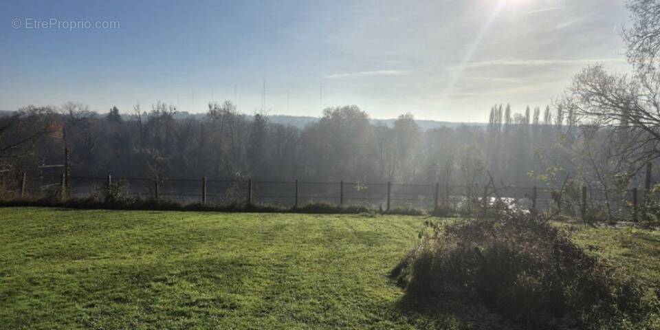 Terrain à SAINT-FARGEAU-PONTHIERRY