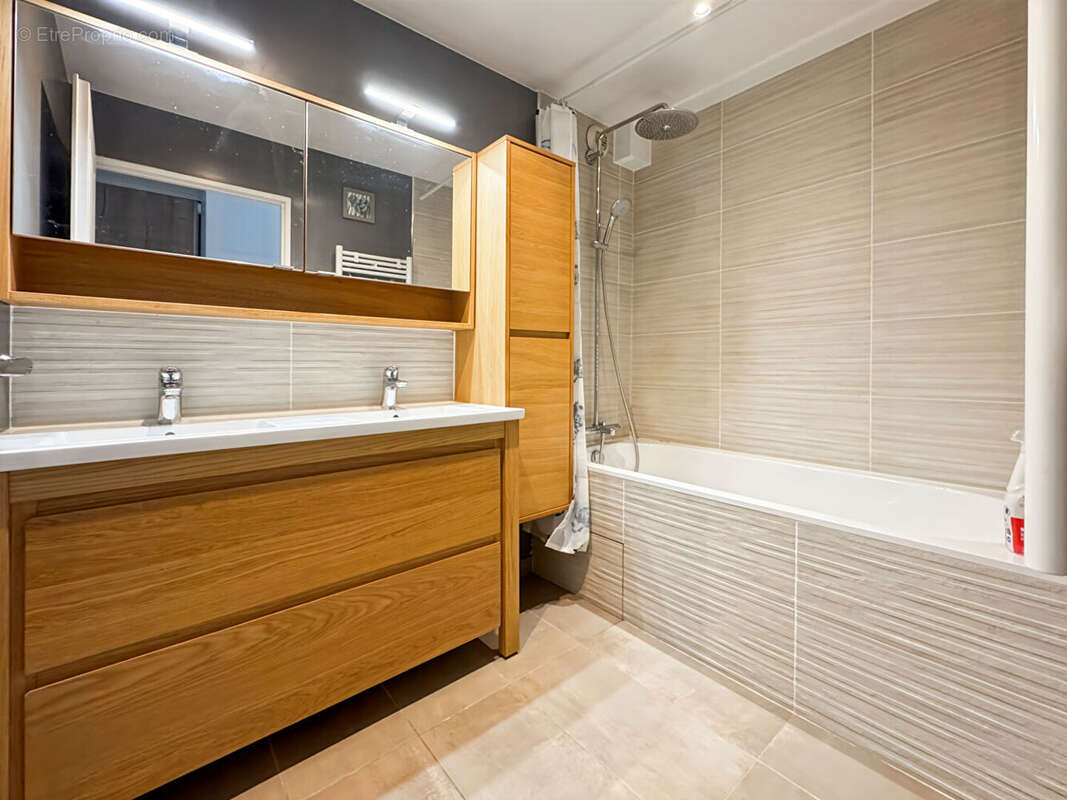 Appartement à ROSNY-SOUS-BOIS