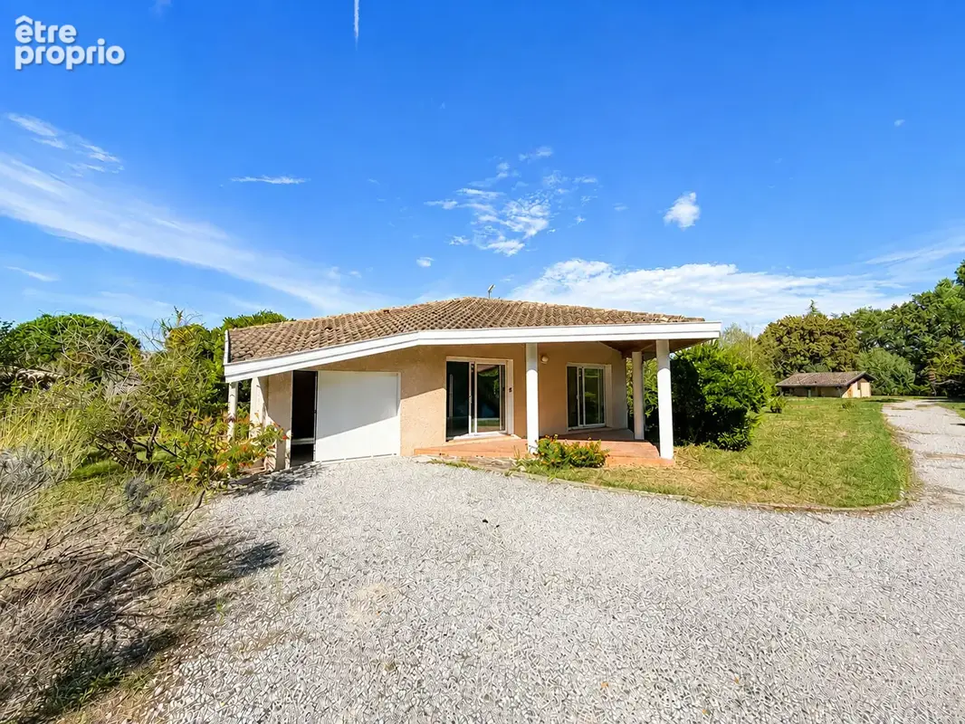Maison 3 chambres - Quartier Mora - 2 200m2 de jardin - photo 2