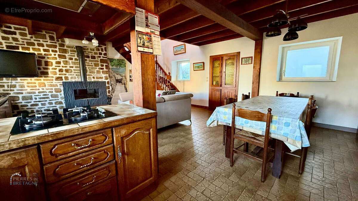 Maison à PLOUGUIN