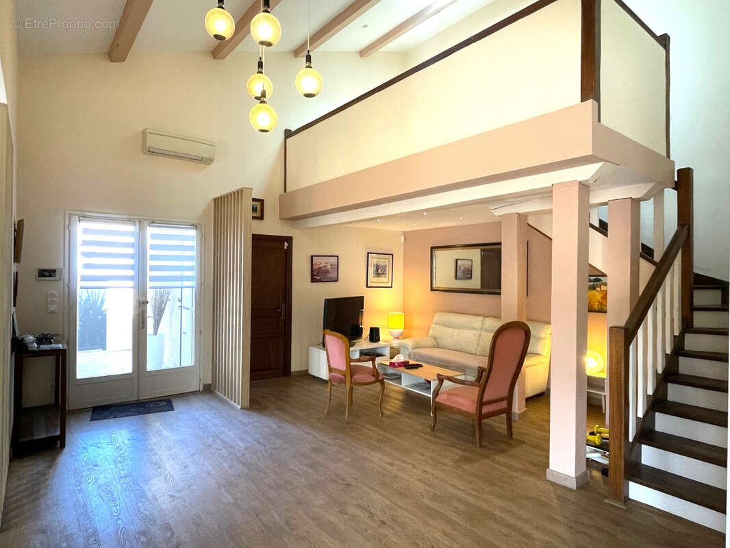 Maison à VILLENEUVE-DE-LA-RAHO