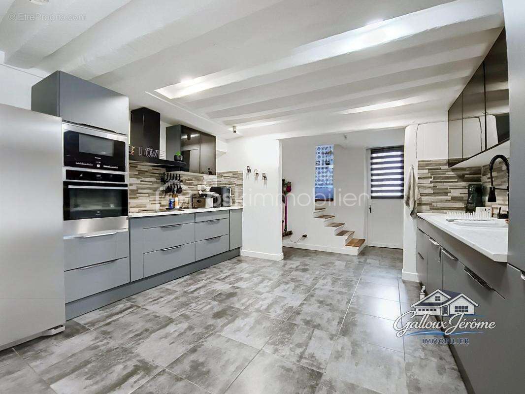 Maison sur la commune de Moussy le Vieux - photo 6