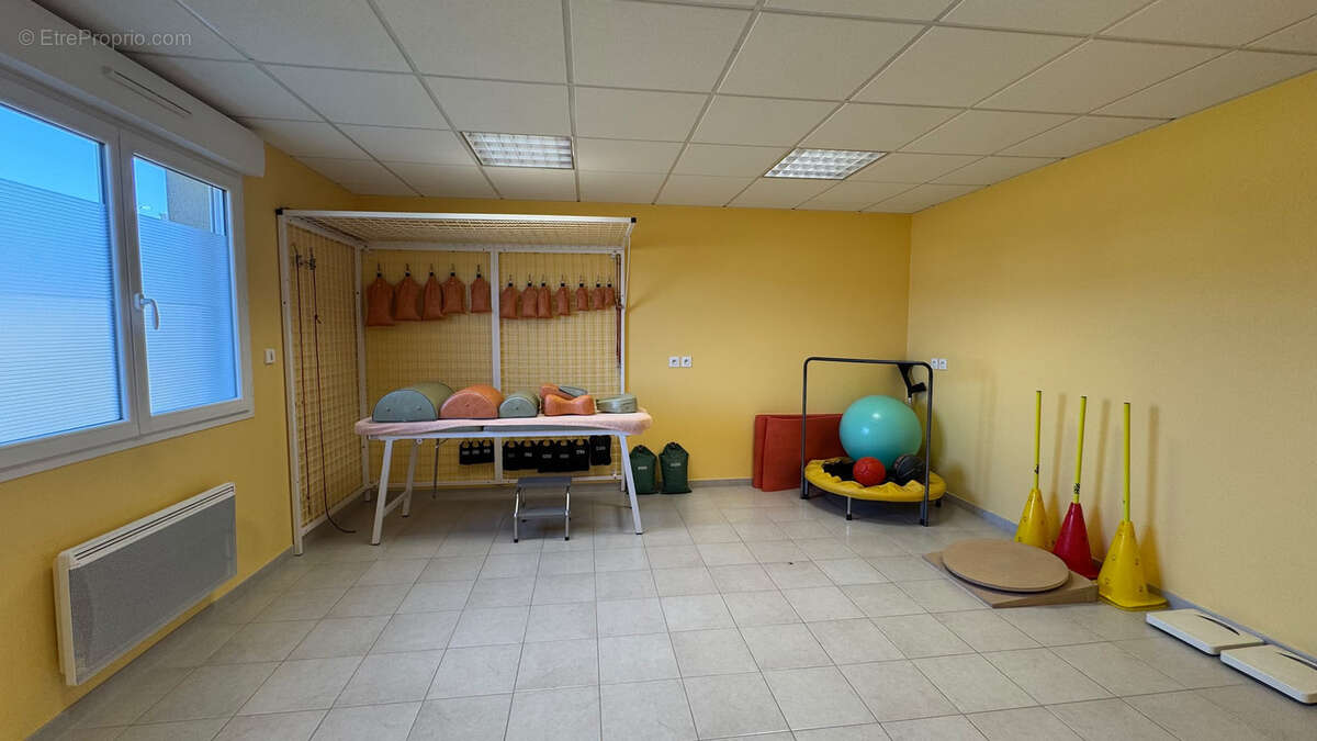 Local 128 m2 transformable en habitation   terrain 500 m2   proche Angers - photo 10