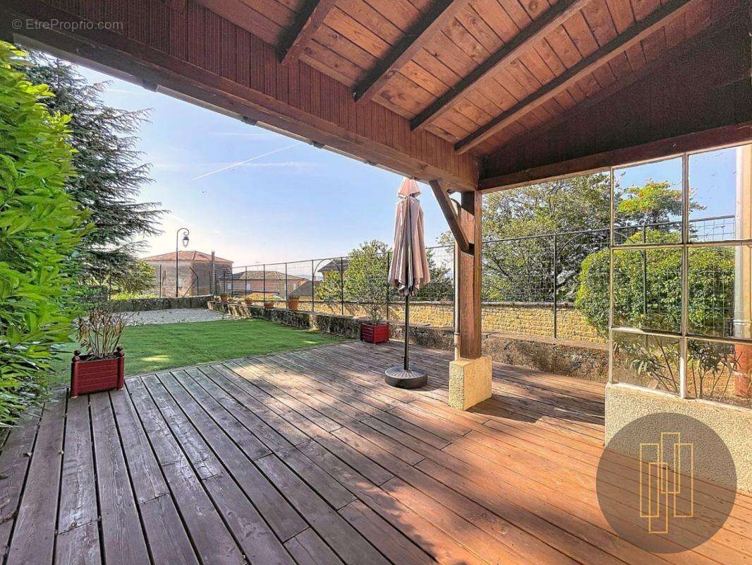 Maison en pierres dorées - 4 chambres avec jardin privatif - photo 3