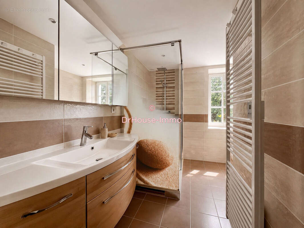Maison 182 m² à Xambes  - photo 17