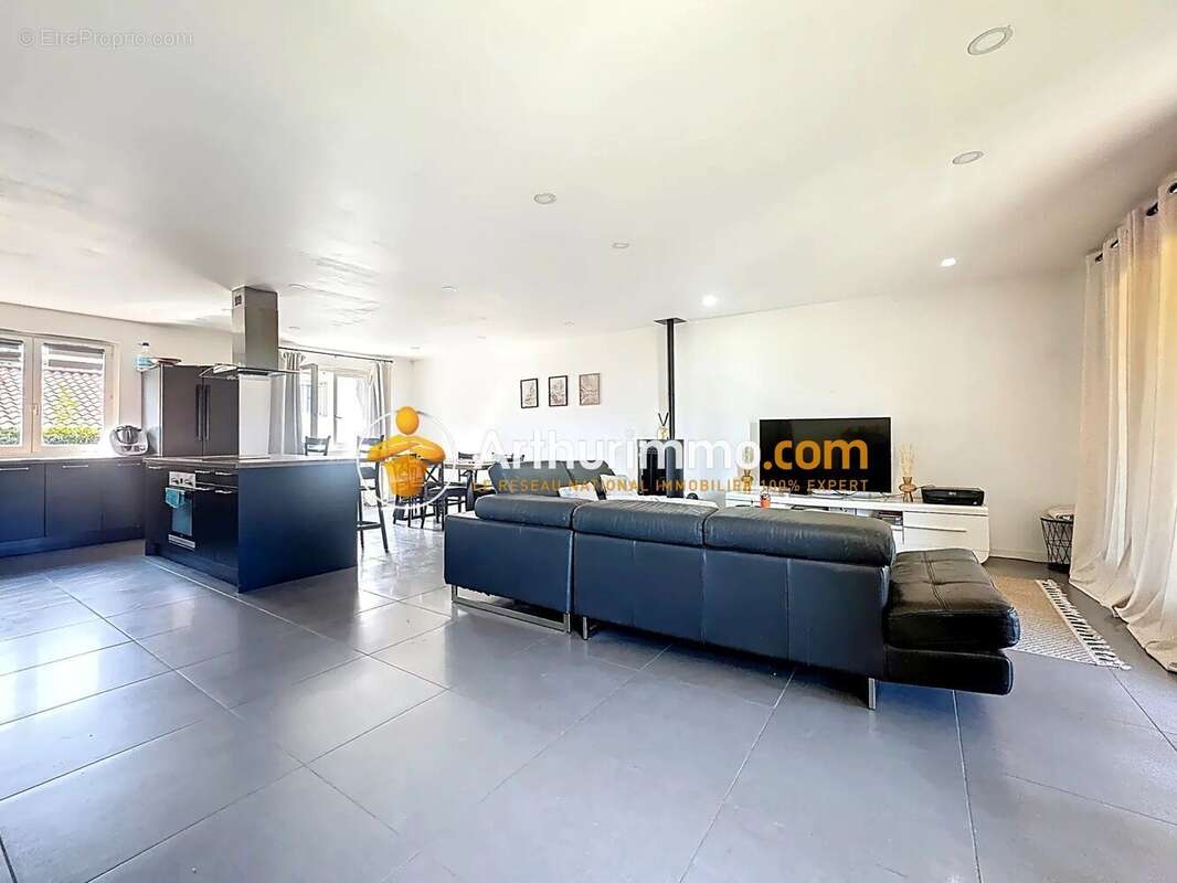 Maison à VILLEFONTAINE