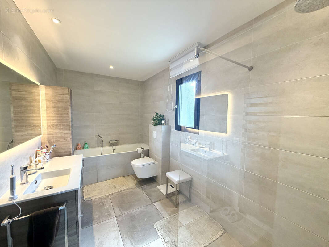 Maison à SAINT-SULPICE