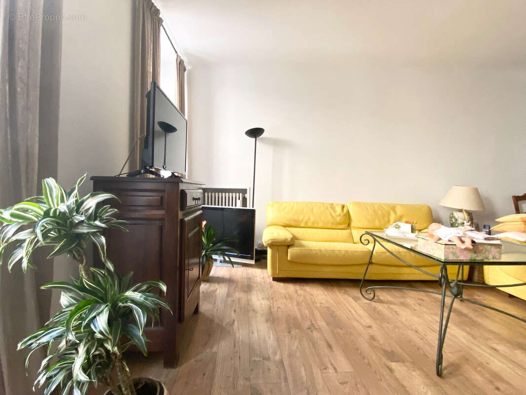 Maison à BAGNOLS-SUR-CEZE