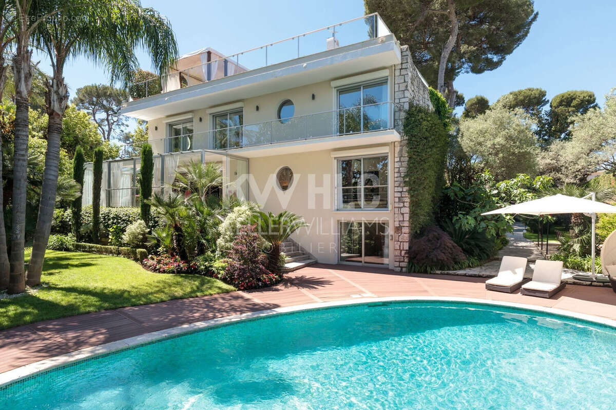 Maison 245 m² à Antibes  - photo 4