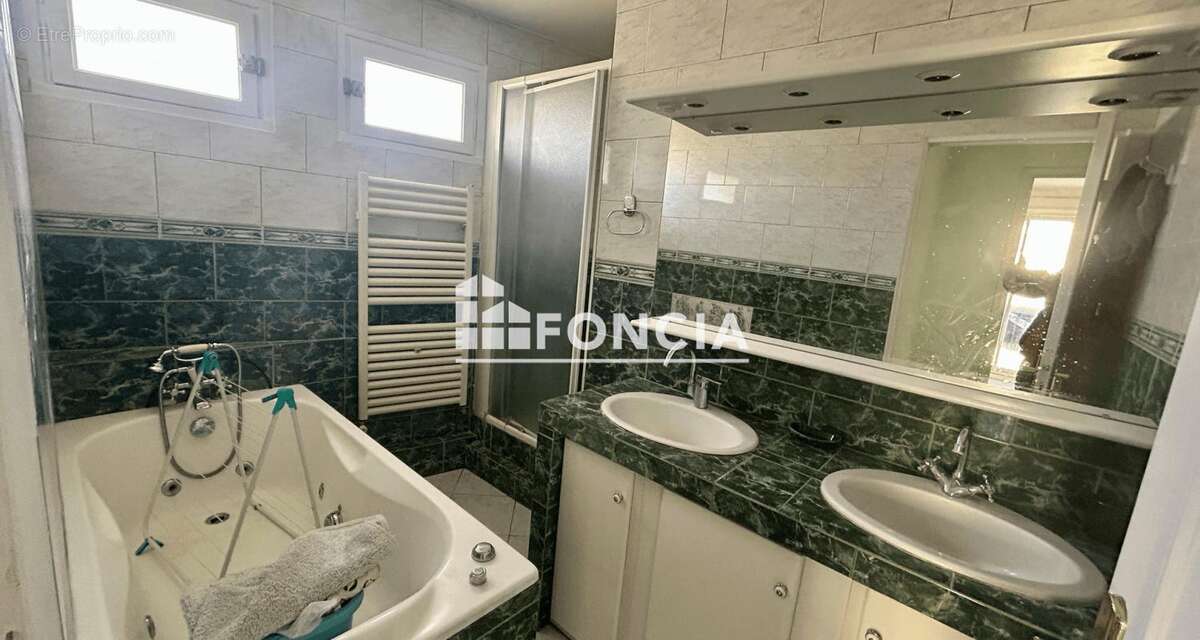Appartement à MARSEILLE-9E