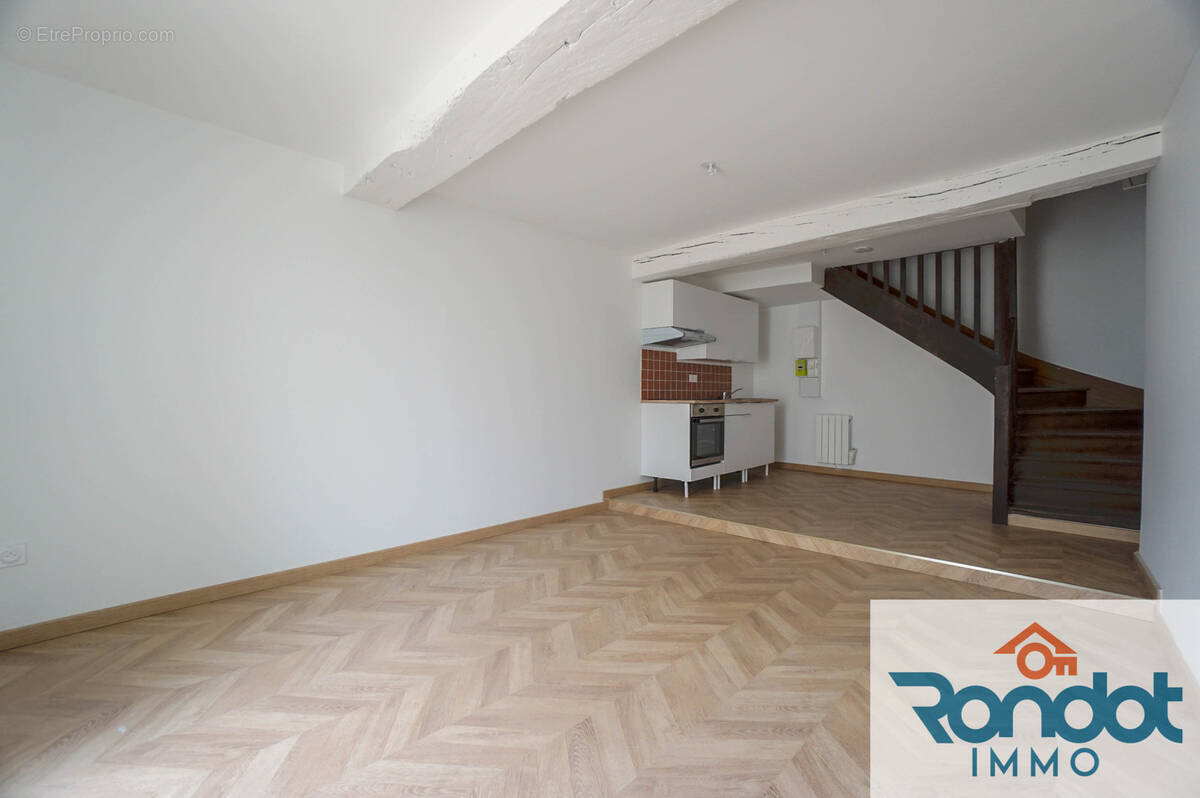 Appartement à IS-SUR-TILLE
