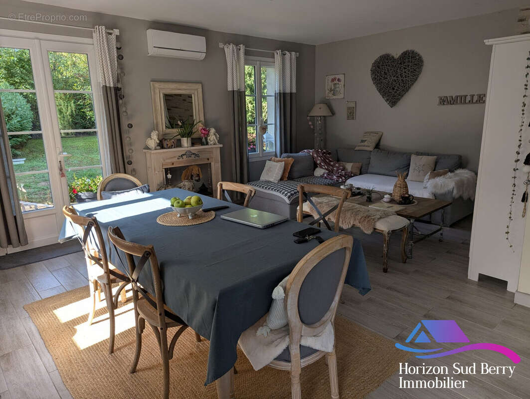 Séjour - Maison à BRIANTES