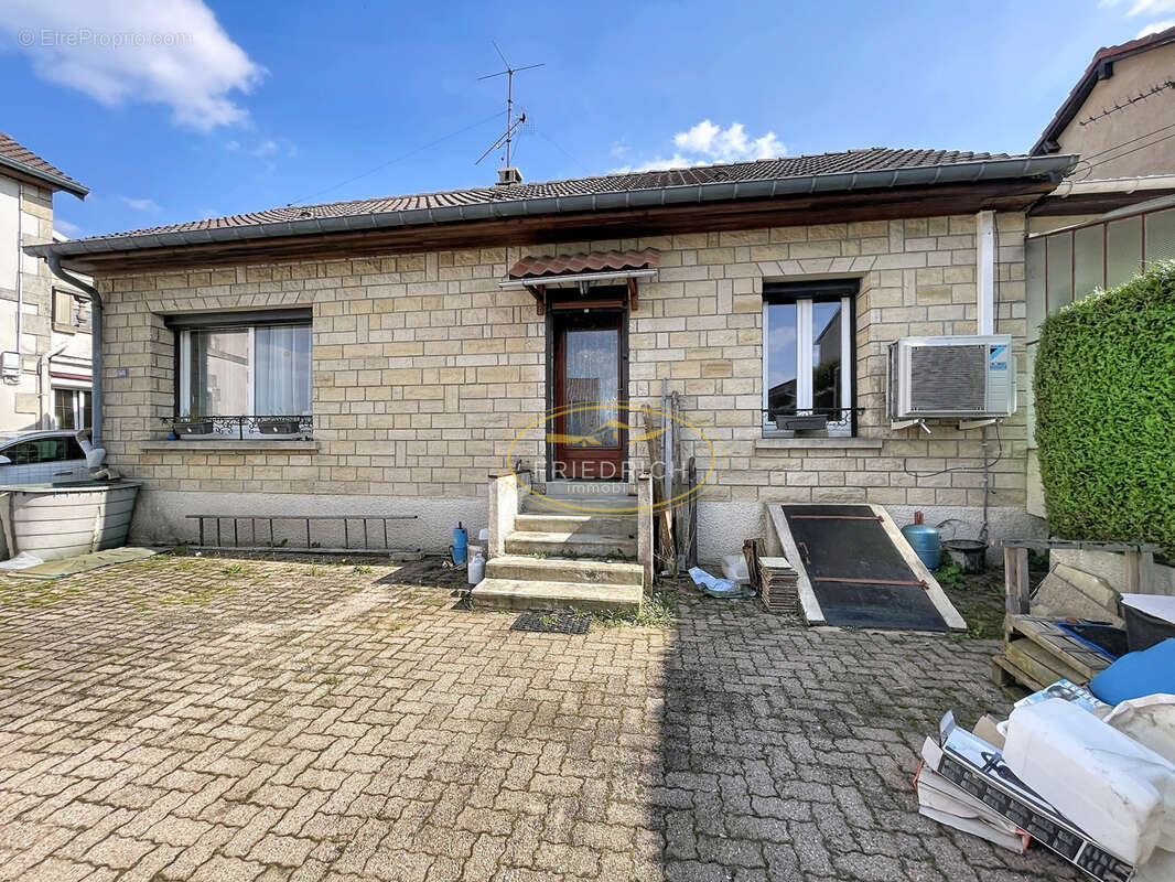 Maison de village habitable de suite - photo 10