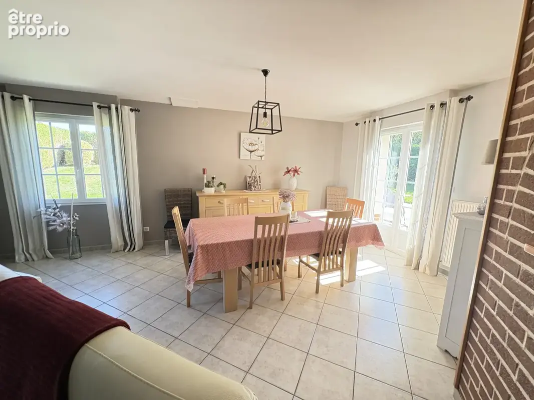 A saisir superbe villa bâtie sur 731 m2 avec  4 chambres et garage 2 voitures - photo 9