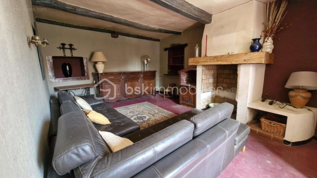 Maison de Village Authentique – 212m² de surface utile : 106 m² habitables + 106 m² à exploiter !!! - photo 23