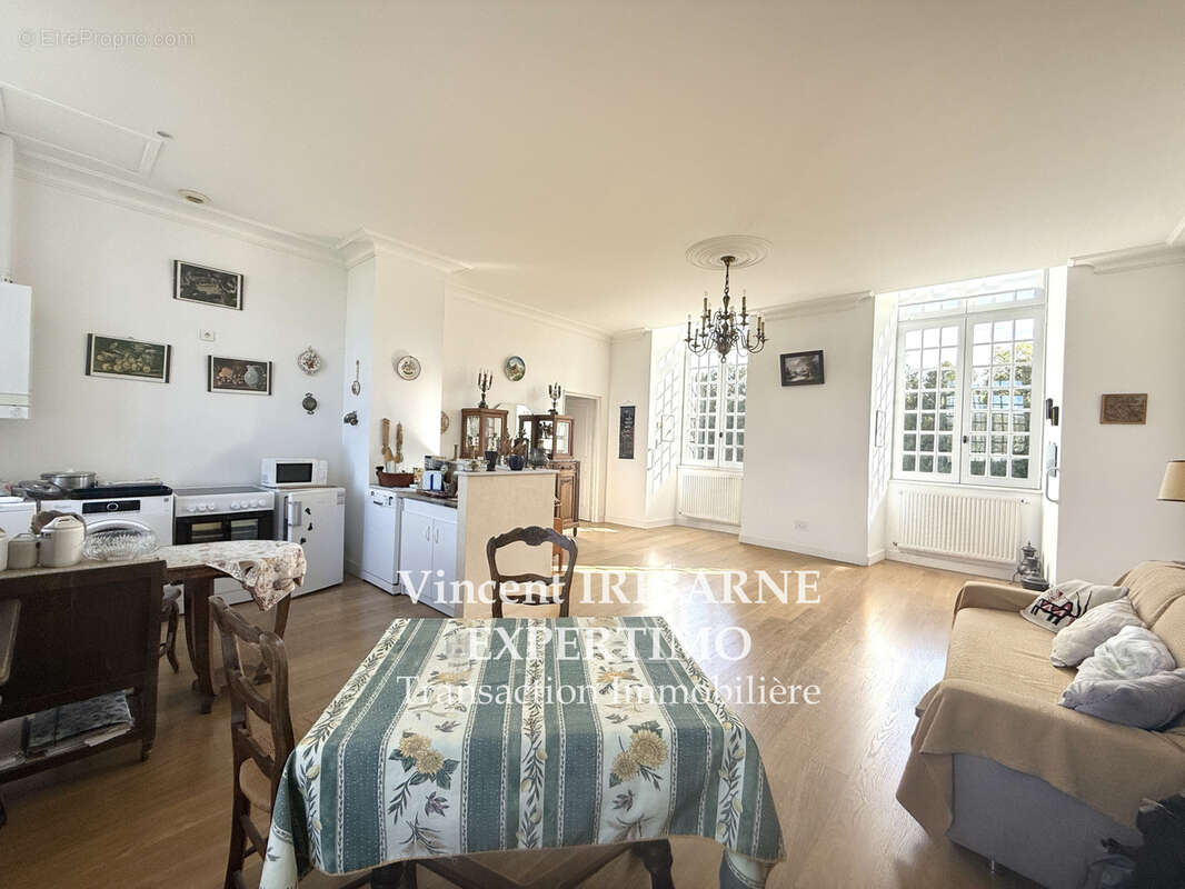 Appartement à SAINTES