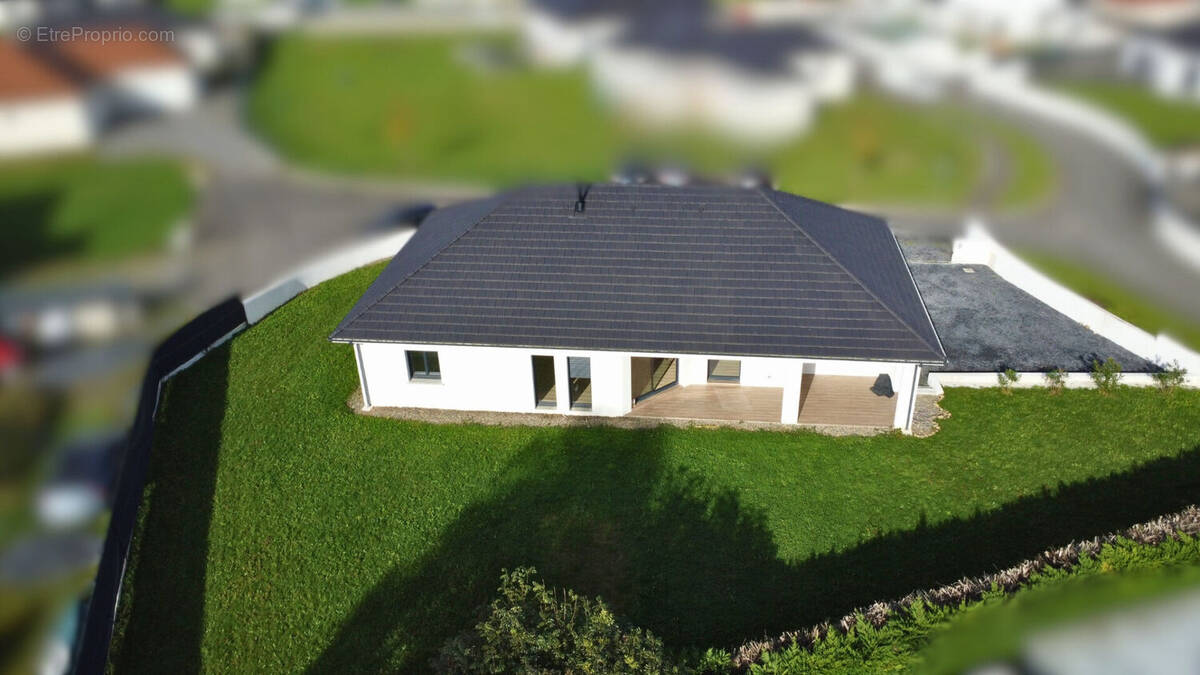 Maison à SERRES-CASTET