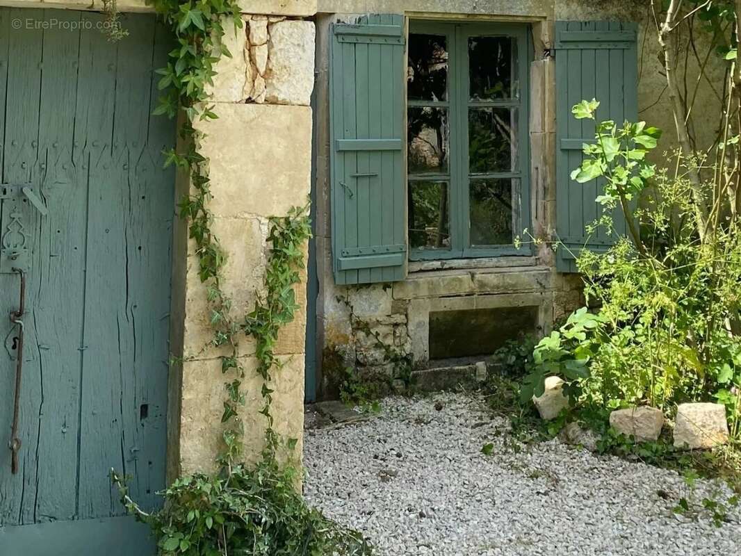 Maison à CHEF-BOUTONNE