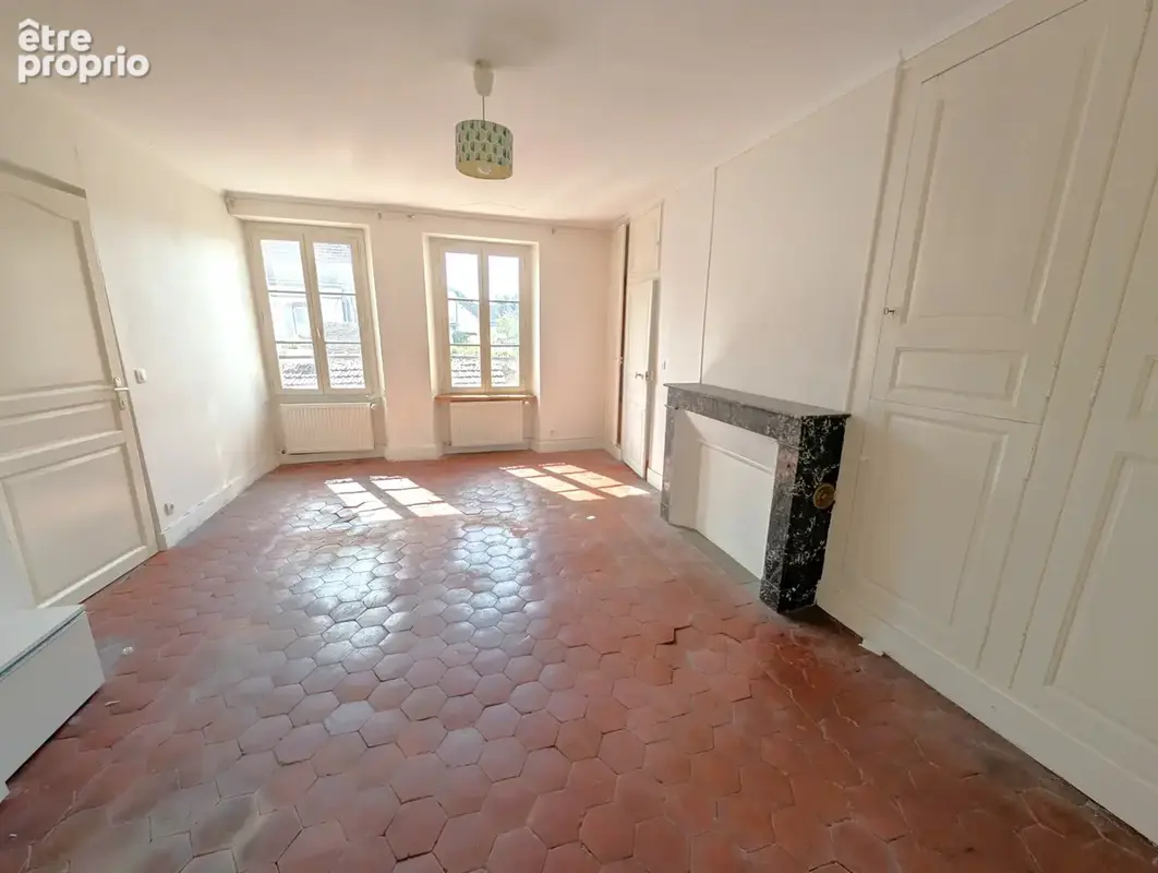 Maison ancienne avec 5 chambres au centre de la Ferté Loupière de 192m2 habitables sur jardin de 280m2 et jard - photo 14