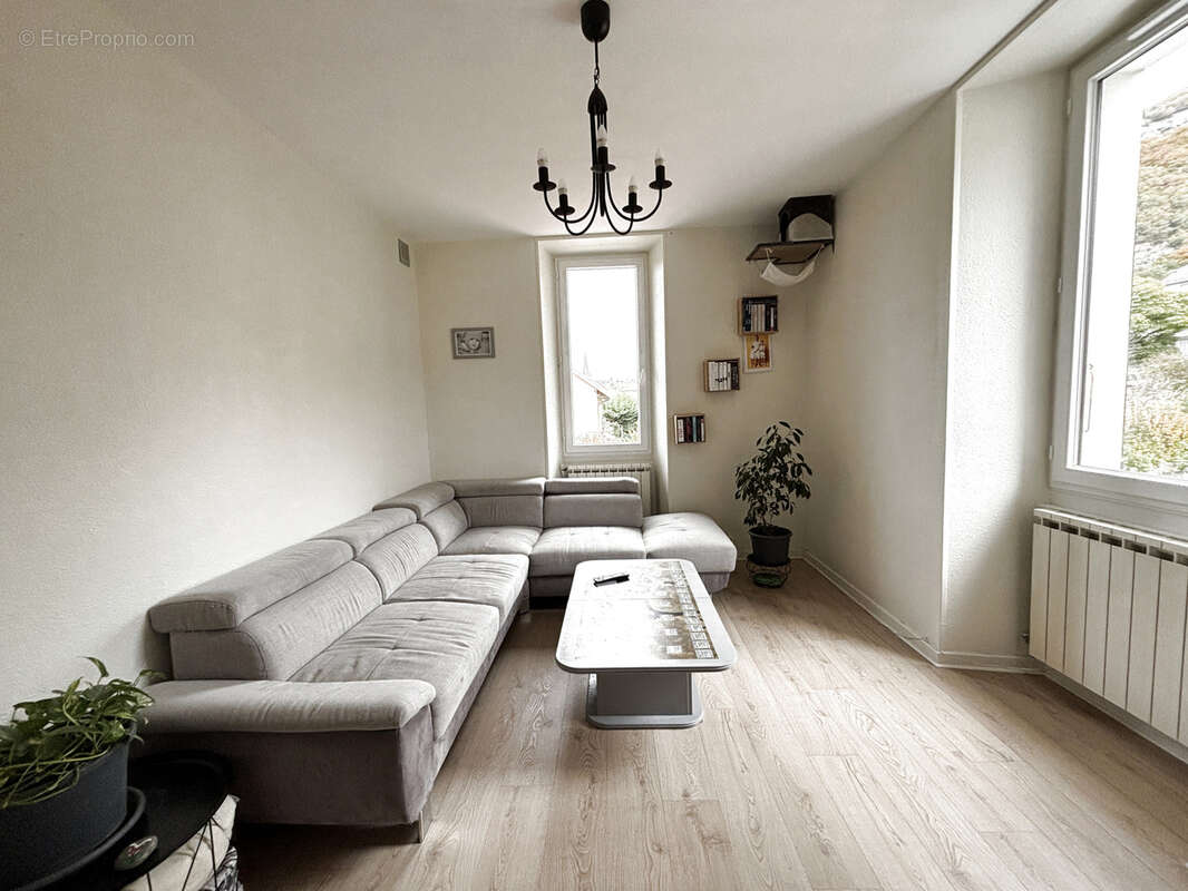 Appartement à LA BALME-DE-SILLINGY