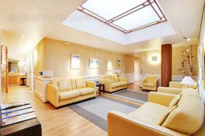 Commerce à PARIS-16E