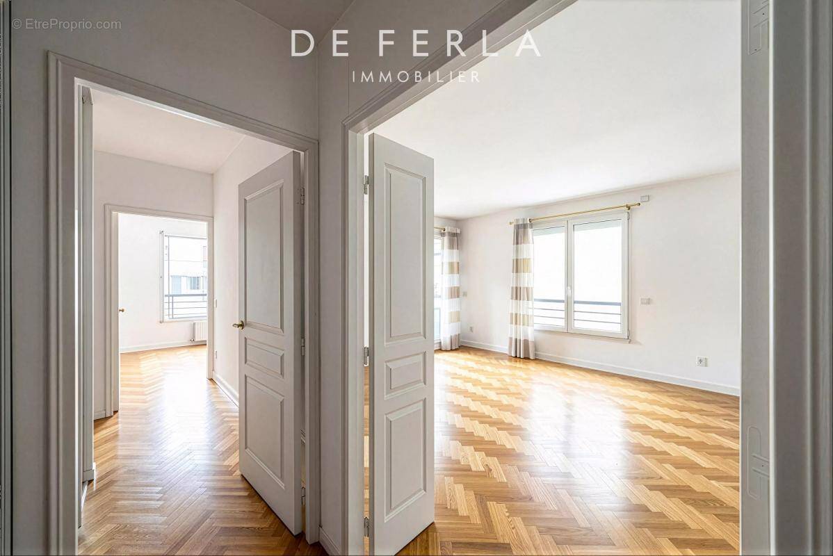 Appartement à PARIS-15E