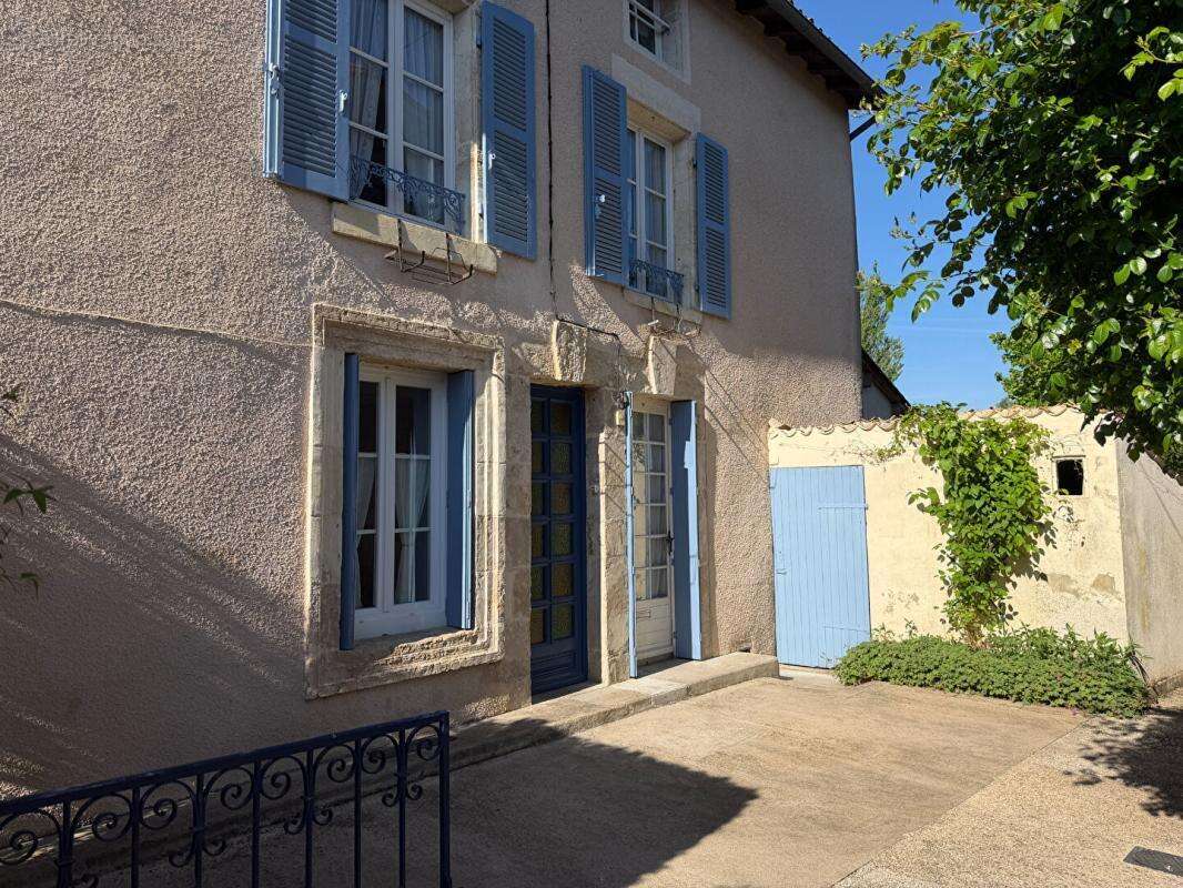 Maison à LA MOTHE-SAINT-HERAY