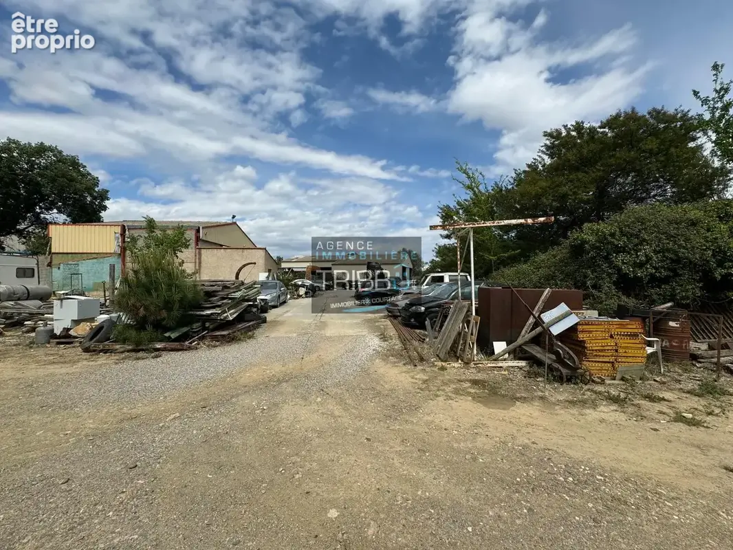 THUIR, terrain de plus de 700m2 constructible. - photo 3