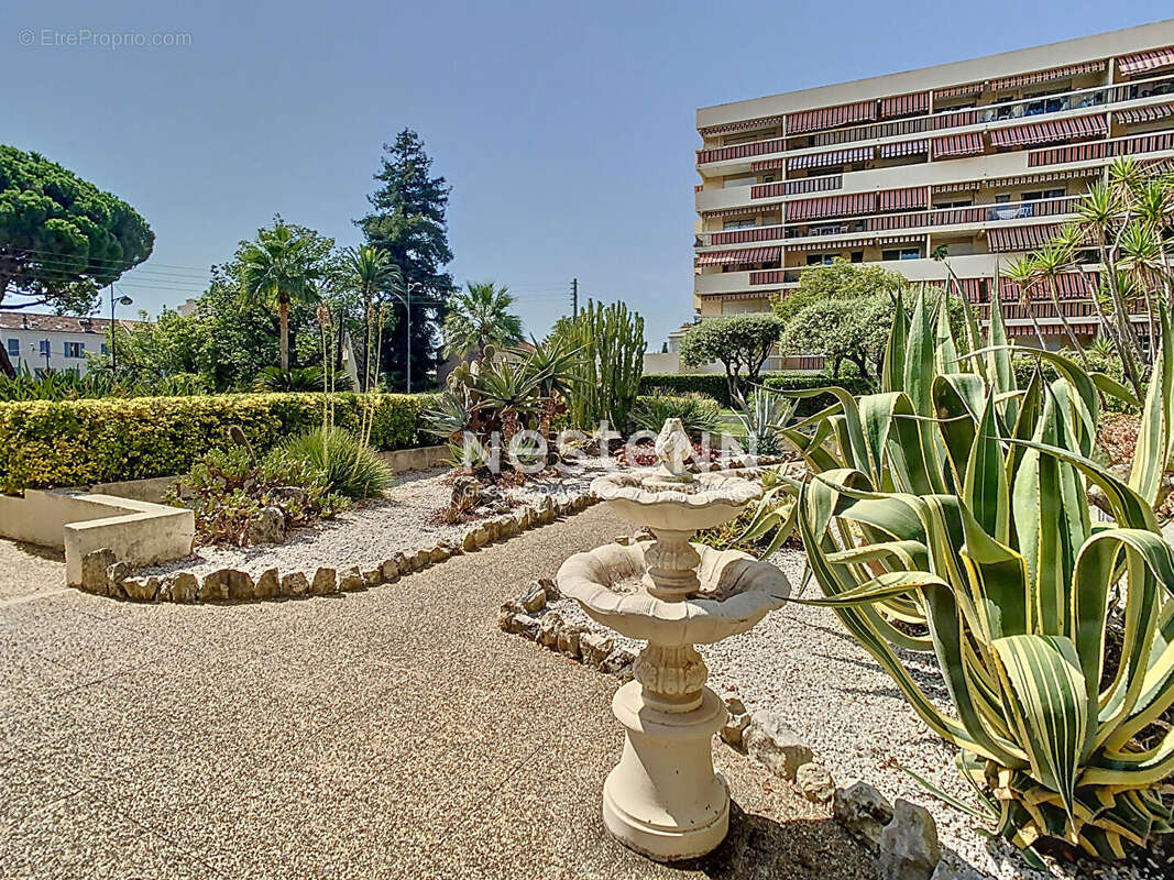 Appartement à VALLAURIS