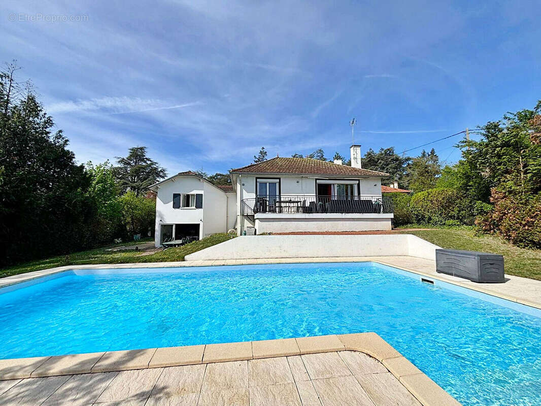 Maison à RENAISON