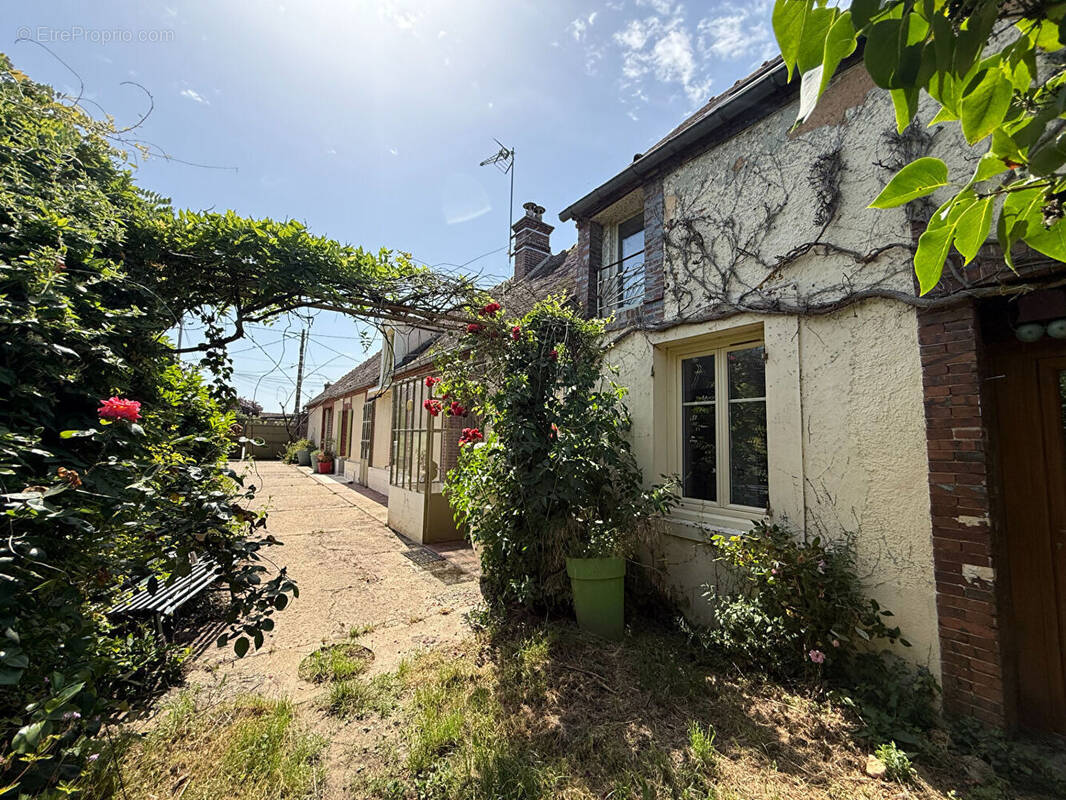 Maison à SAINT-LUBIN-DES-JONCHERETS