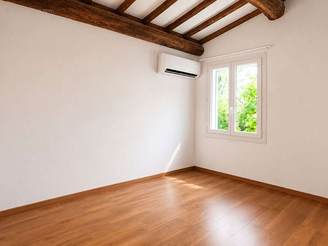 Maison à VELAUX