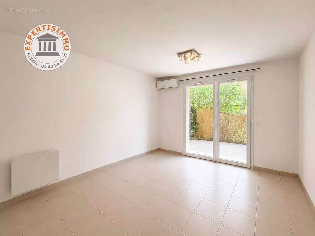 Appartement à LA FARE-LES-OLIVIERS