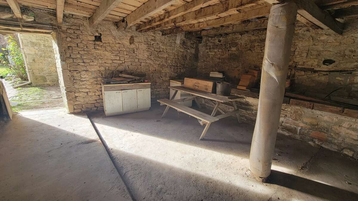 Maison de village à rénover avec dépendances - photo 15