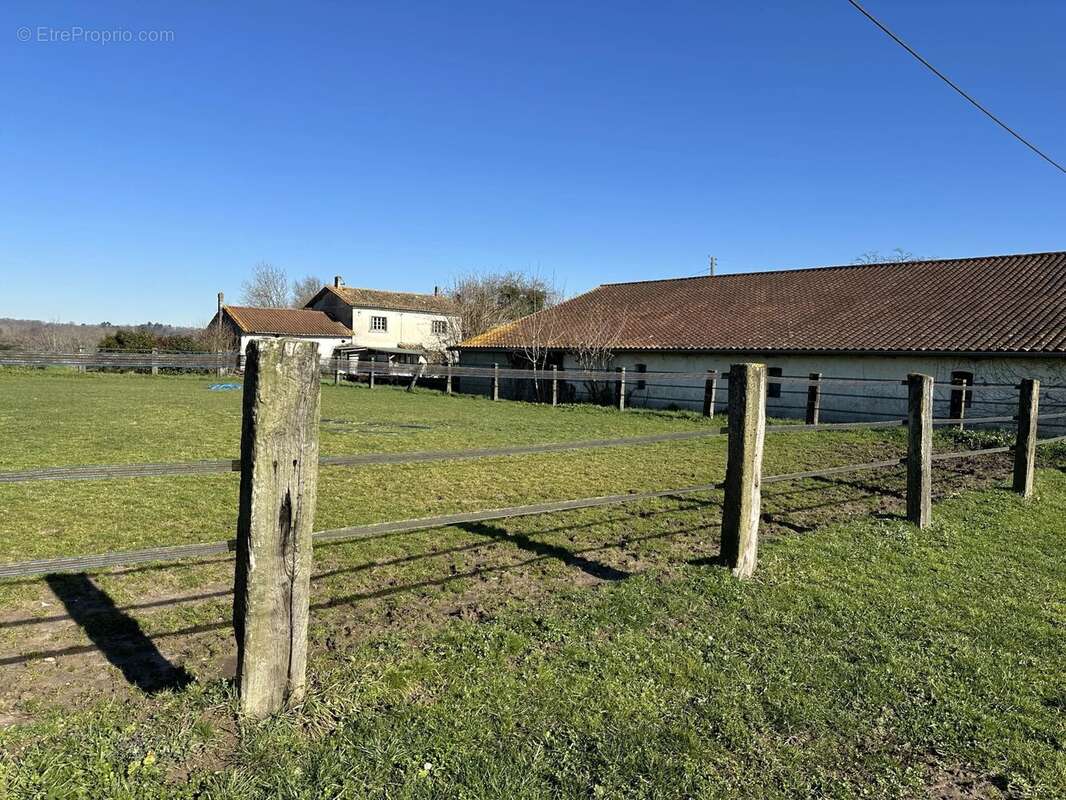 Maison à MONTPON-MENESTEROL