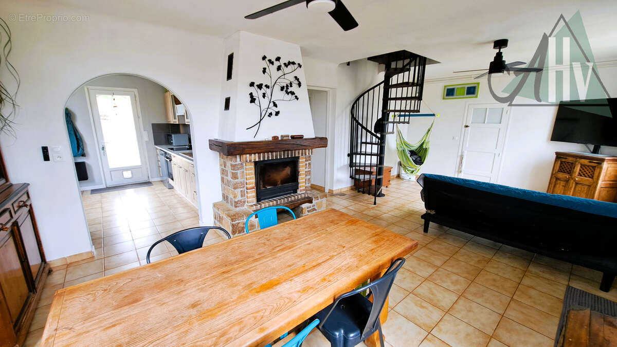 Maison à VINNEUF