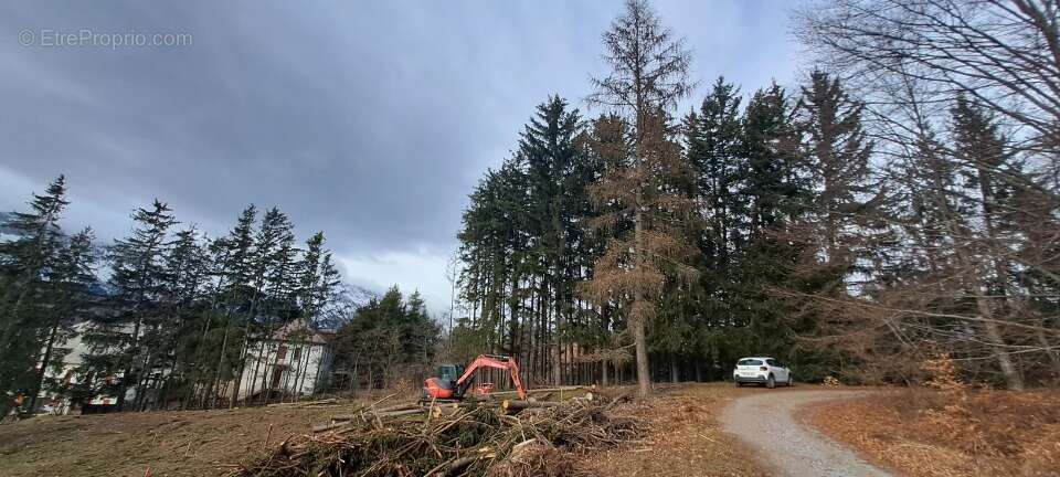 Terrain à SAINT-BONNET-EN-CHAMPSAUR