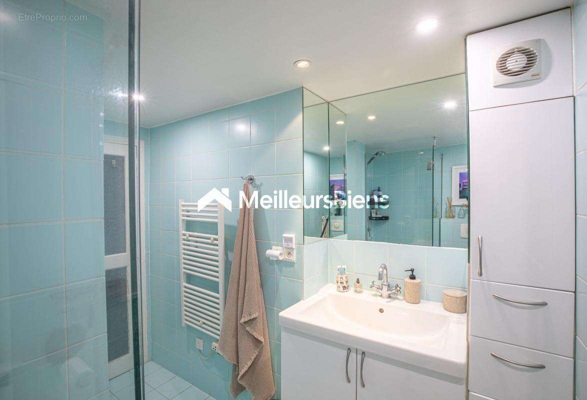 Appartement à PARIS-3E