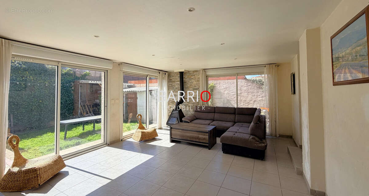 Maison à VILLELONGUE-DELS-MONTS