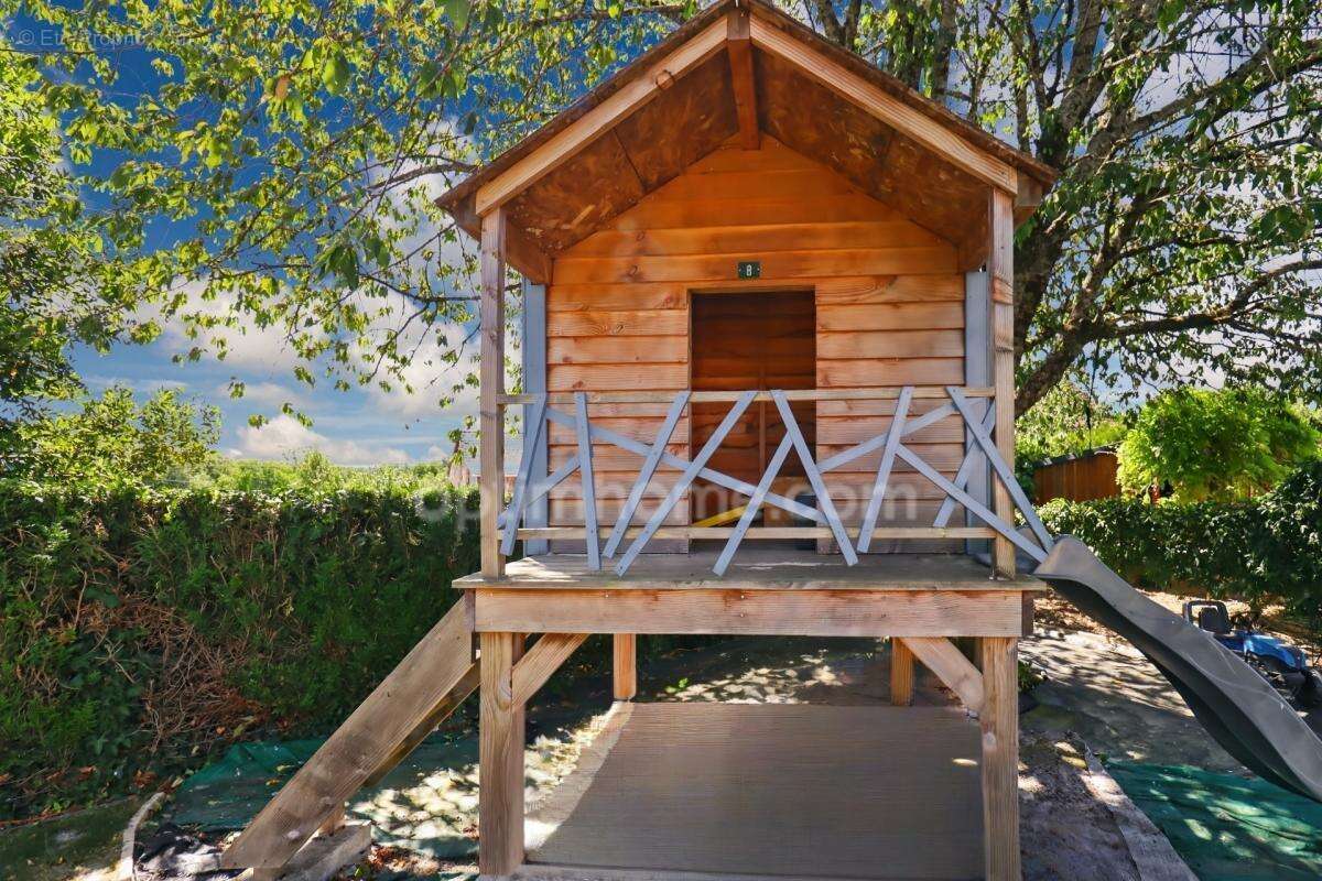 Maison de Charme - 132 m² - 6 pièces - 4 Chambres - Carport Double - Terrain 1256 m² -SAINT HILAIRE LA TREILLE (87) - photo 28