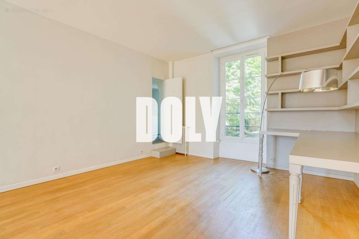 Appartement à PARIS-8E