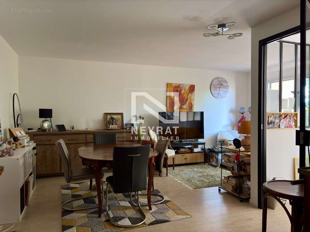 Appartement avec balcon, cave et garage privatif - Environnement verdoyant - Quartier Wilson / Allées du parc - photo 5