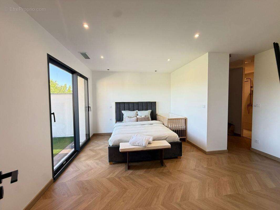 Villa individuelle 142 m² hab + garage sur 300 m terrain avec piscine - photo 15