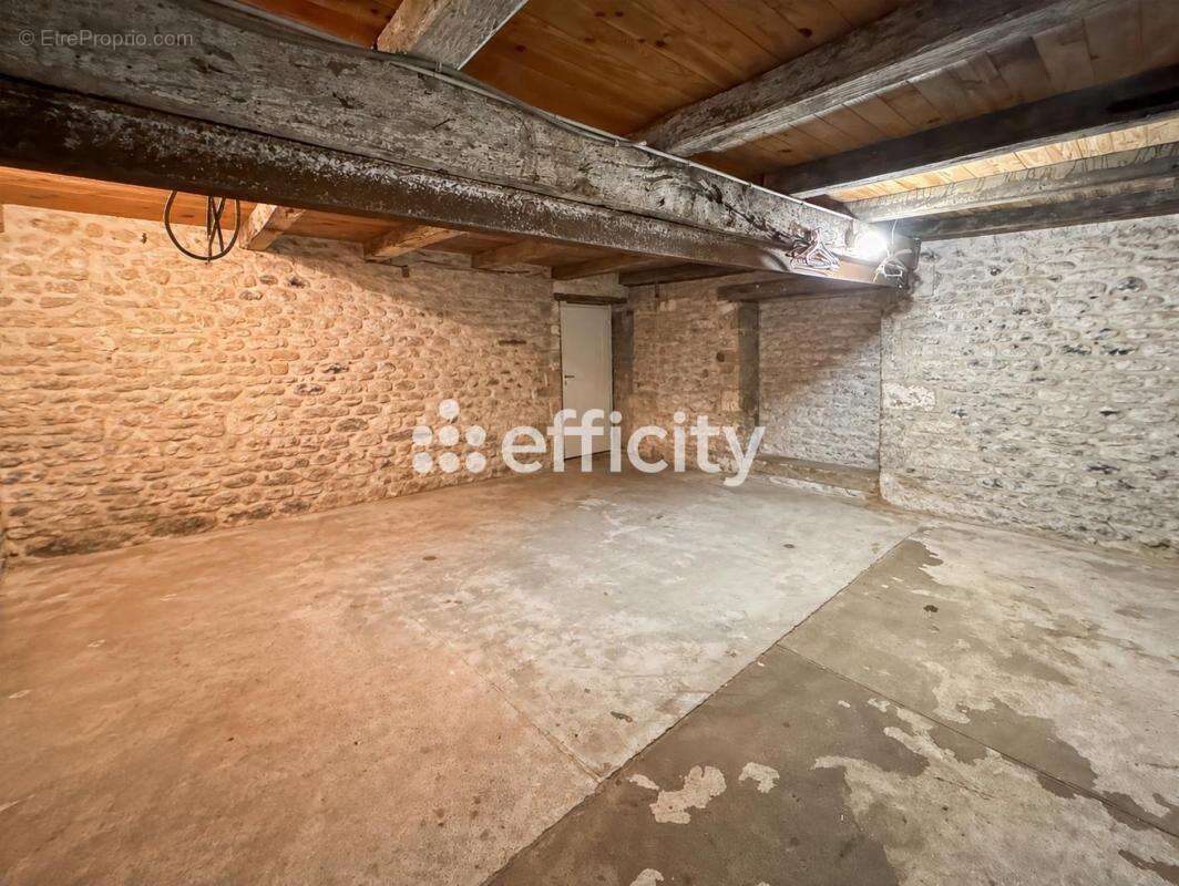 Maison 93 m² à Saintes  - photo 10