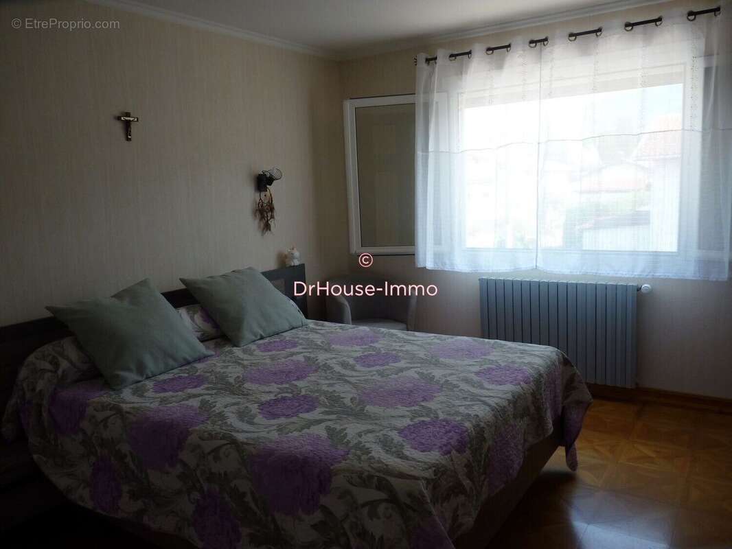 Maison 162 m² à Saint-Paul-De-Jarrat  - photo 5