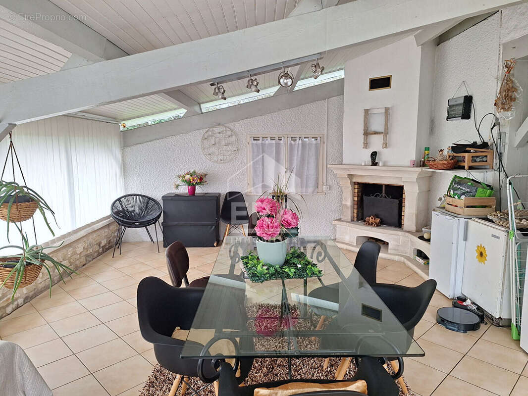 Maison à MONTPON-MENESTEROL