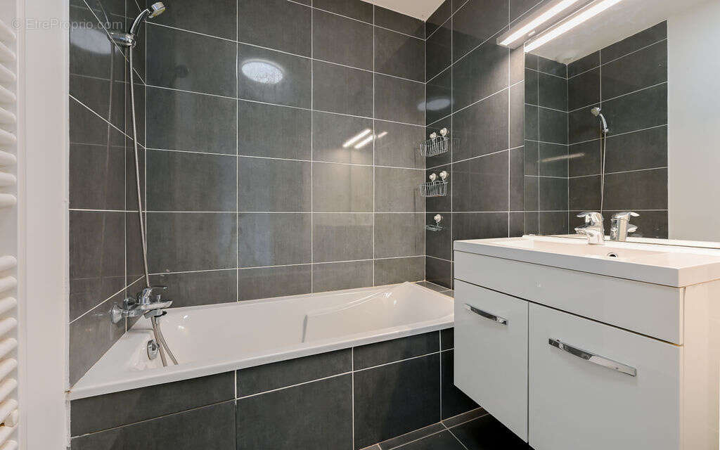 Appartement à CHARBONNIERES-LES-BAINS