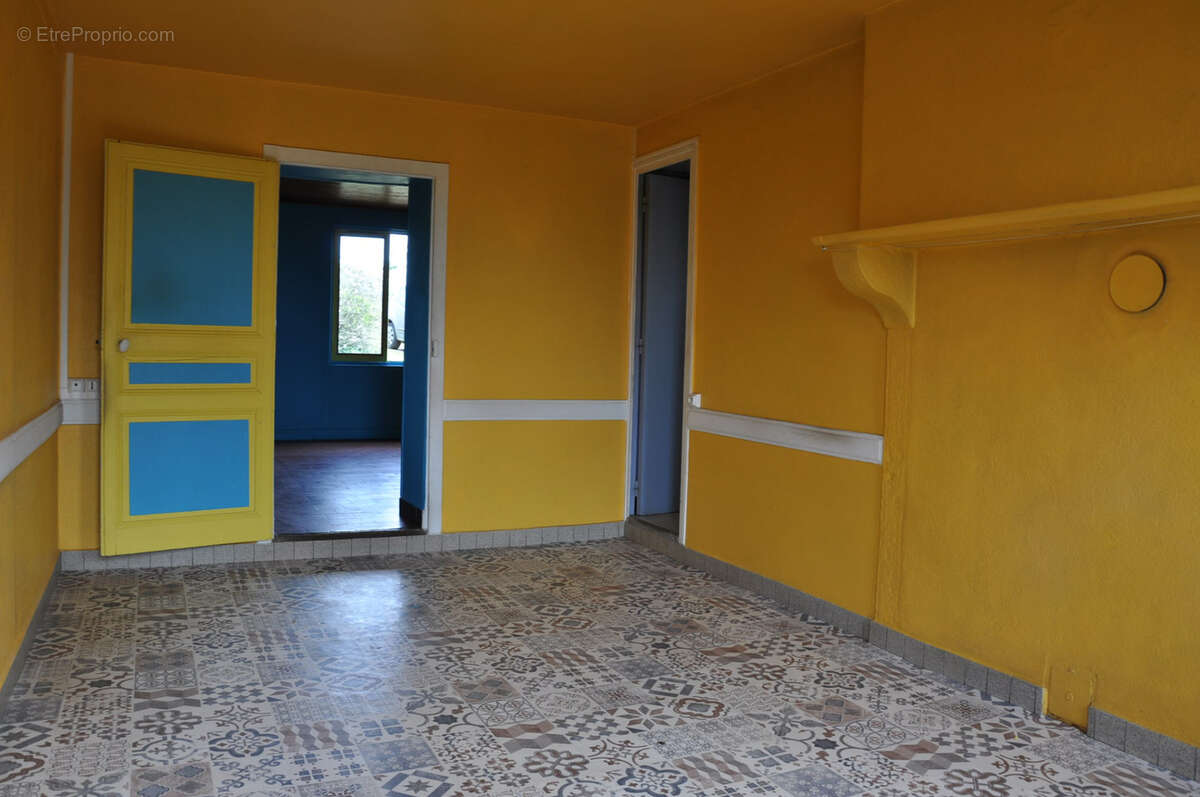 Jolie fermette à la campagne, 2 chambres, dépendances et terrain de 3090 m2 - photo 3