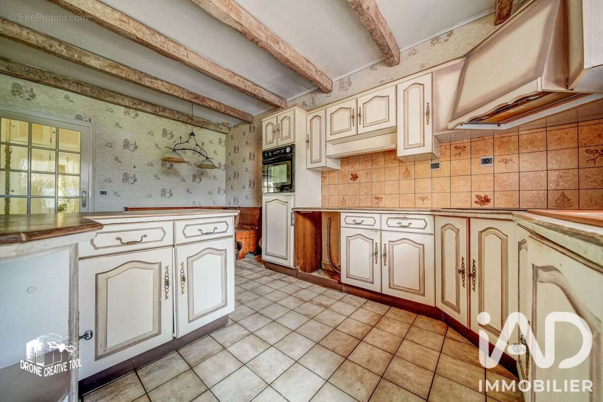 Appartement 267 m² à Jarny  - photo 8